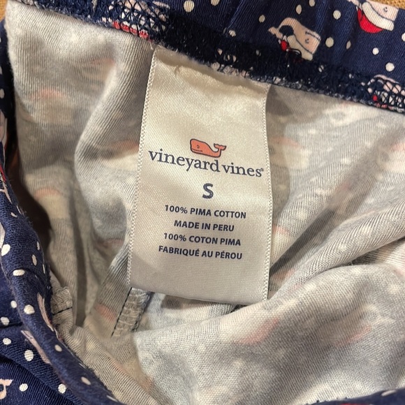 Vineyard Vines Christmas Santa whale pajama leggings 9” rise - Picture 3 of 4